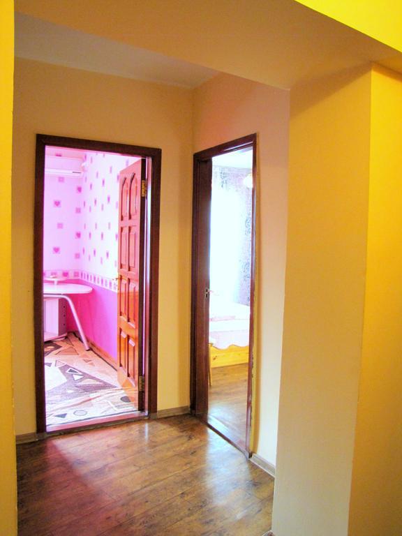Guest House On Kaldaiakova 38 Almati Kültér fotó