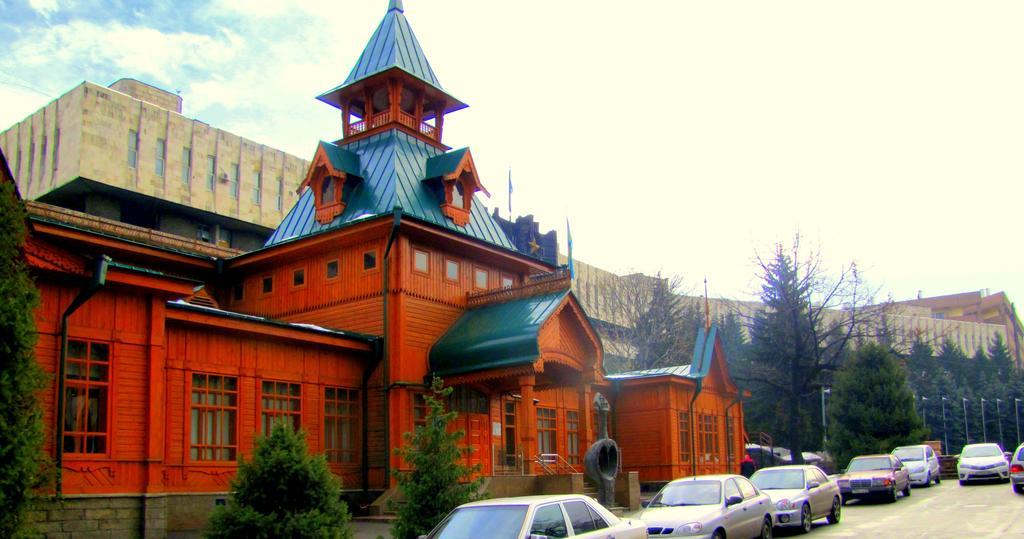 Guest House On Kaldaiakova 38 Almati Kültér fotó