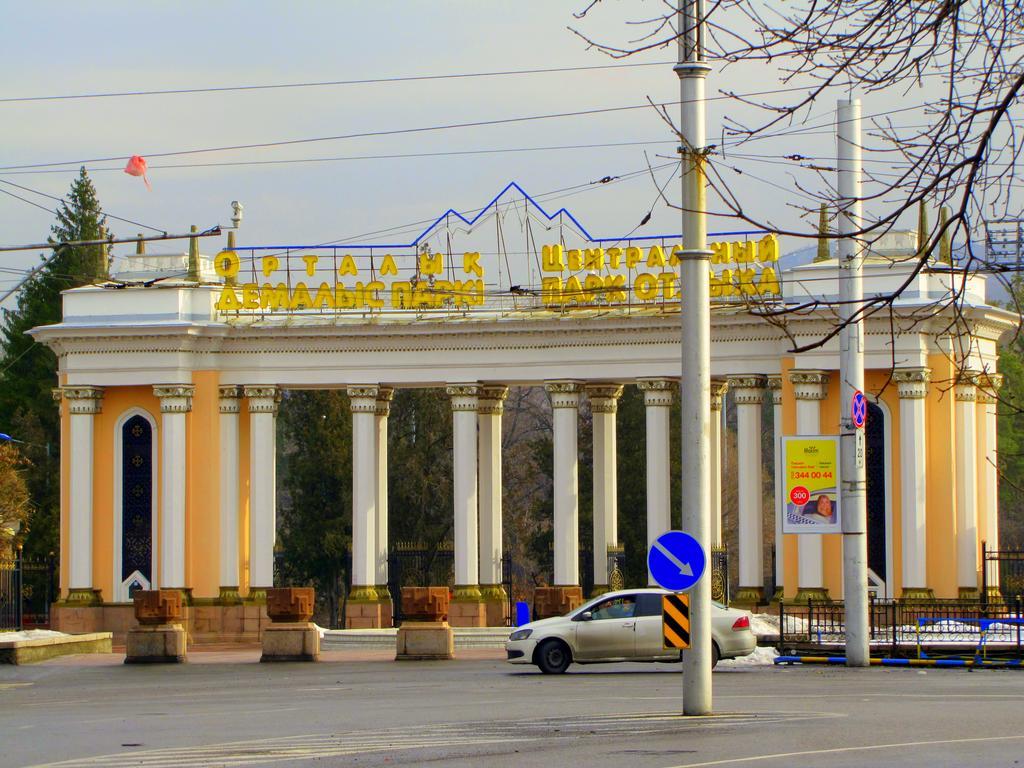 Guest House On Kaldaiakova 38 Almati Kültér fotó